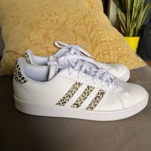 Leopard stripe adidas